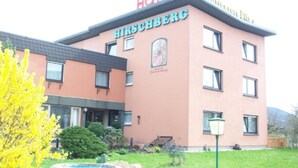Free self-parking - Hotel Hirschberg (Hirschberg)