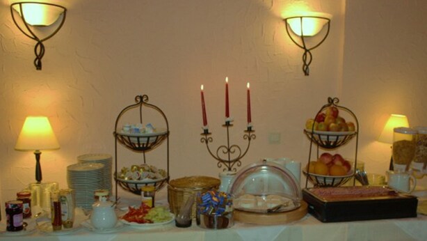 Daily buffet breakfast for a fee - Hotel Hirschberg (Hirschberg)