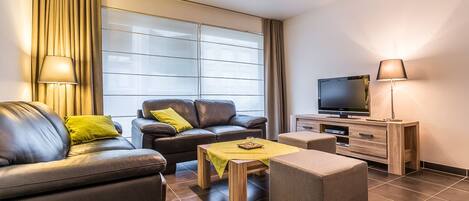 Apartment, 3 Bedrooms (Santos Secundo GV01) | Iron/ironing board, cots/infant beds, free WiFi