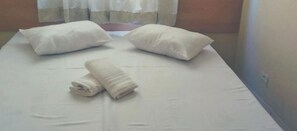 7 Schlafzimmer, Allergikerbettwaren, Bügeleisen/Bügelbrett