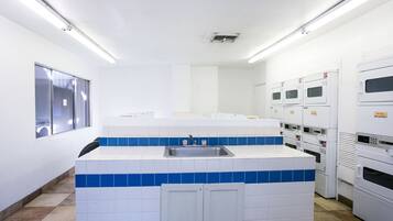 Condo, 1 Bedroom | Laundry room