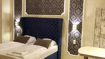 Design Apartment, 2 Bedrooms | Premium bedding, individually decorated, individually furnished, desk