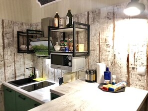 Design Apartment, 2 Bedrooms | Private kitchen | Full-size fridge, microwave, stovetop, coffee/tea maker - Aparthotel Thüringer Hof (Berlin)