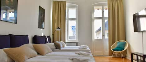 Departamento superior, 2 habitaciones | Ropa de cama de alta calidad y decoración personalizada