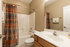 House, 3 Bedrooms | Bathroom