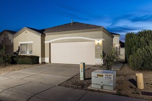 House, 3 Bedrooms | Exterior