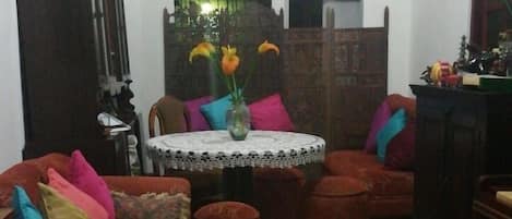 Sala de estar en el lobby