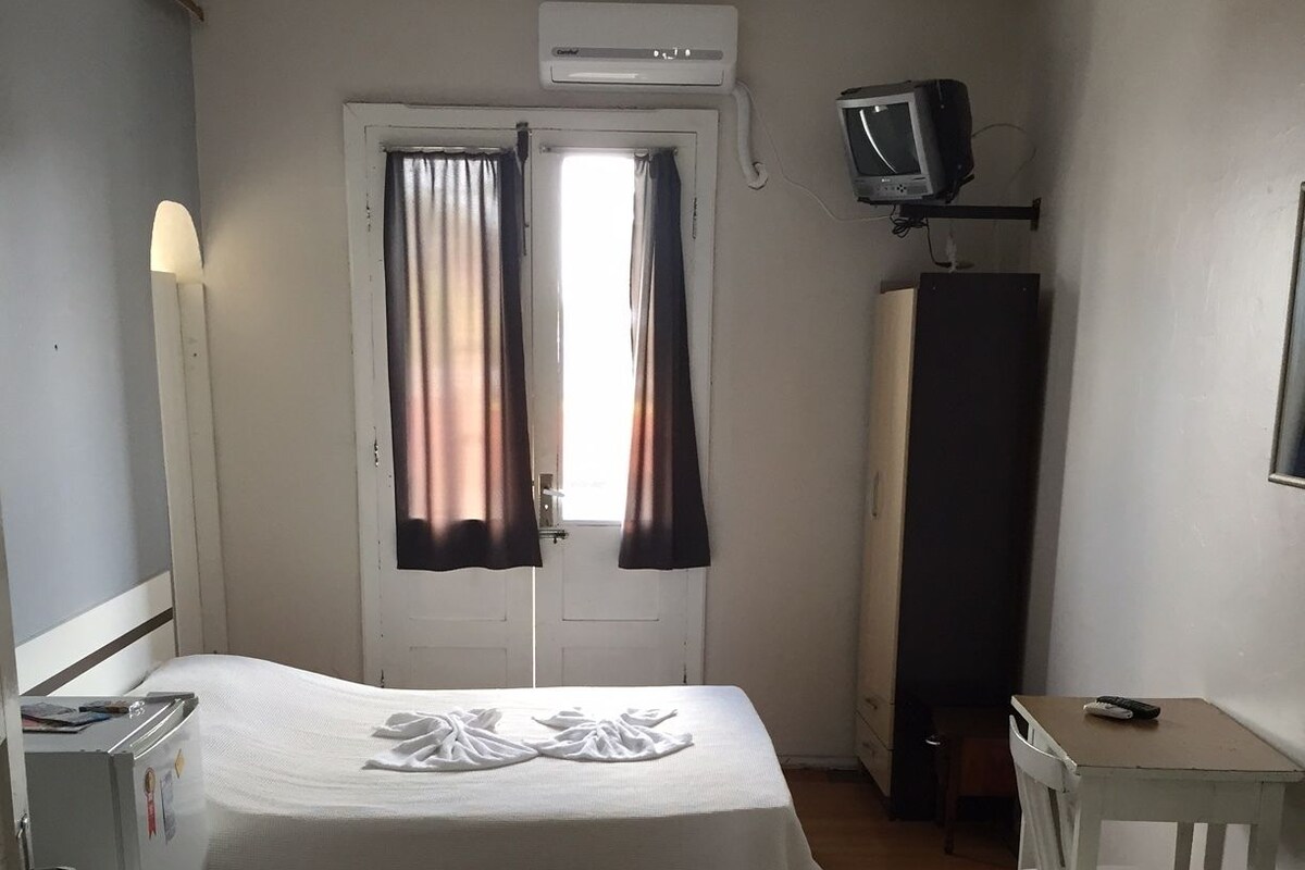 Standard Triple Room, 3 Twin Beds | Minibar, blackout drapes, free WiFi