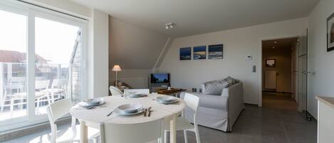 Apartemen, 2 kamar tidur (Tjènne 202) | Makan di kamar