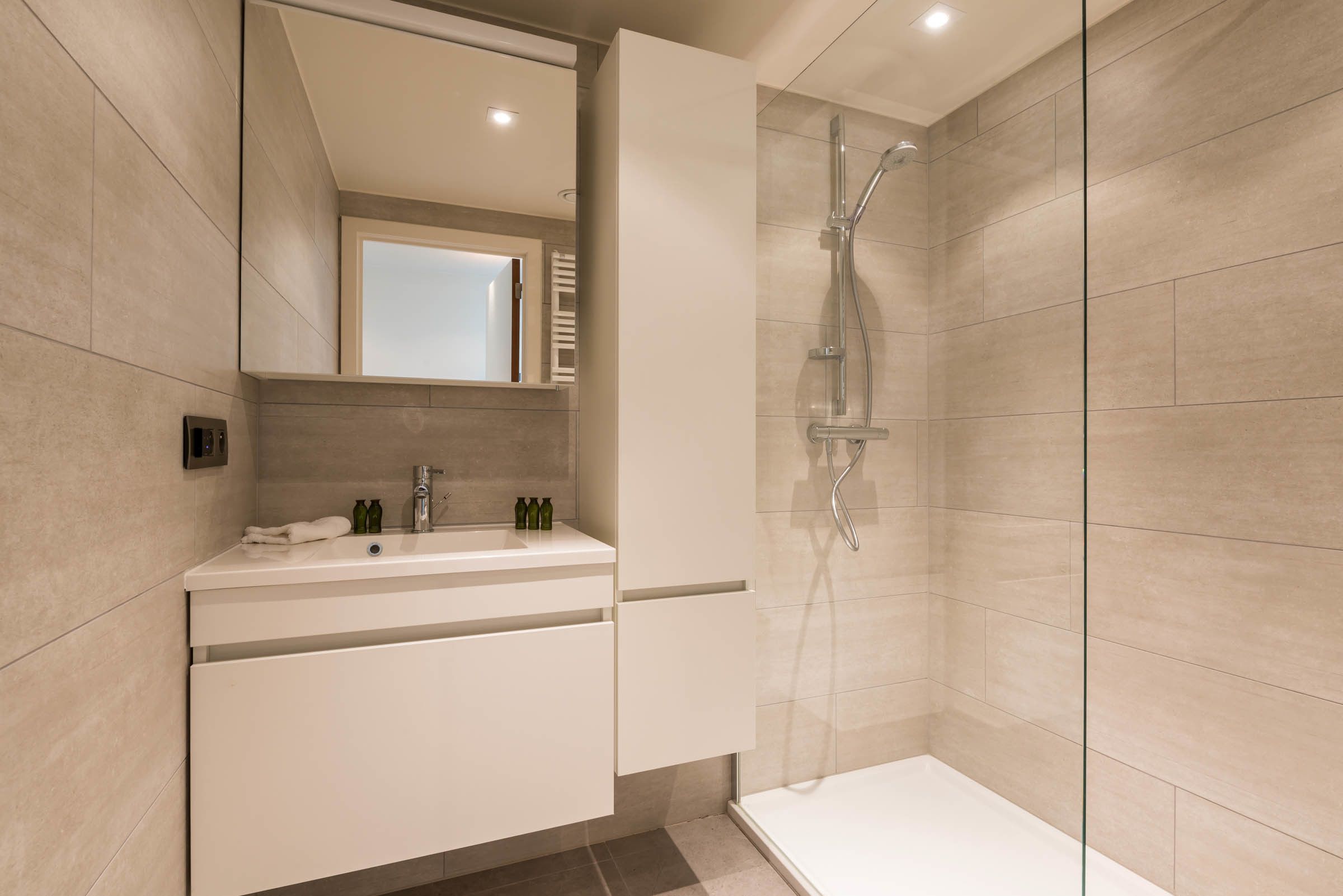 Bathroom shower