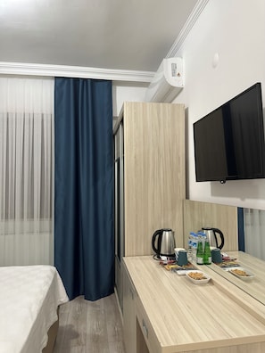 Habitación estándar doble | Ropa de cama de alta calidad, minibar, escritorio