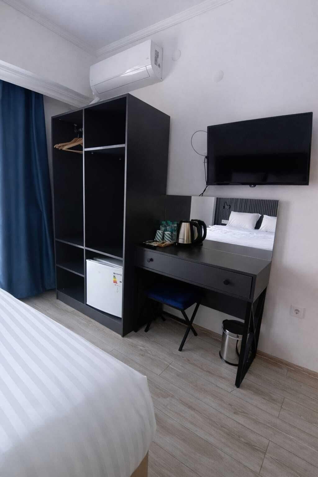 Standard Double Room | Premium bedding, minibar, desk, laptop workspace