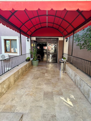 The Yücedağ Hotel