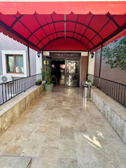 The Yücedağ Hotel