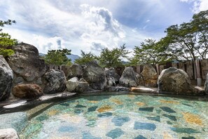 Pool - Ryokan Ikazawa Onsen Yumotokan (Minamiuonuma)