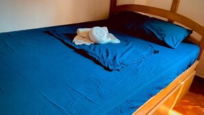 Individually decorated, individually furnished, bed sheets - Rancho Los Chatos (Sonsonate)