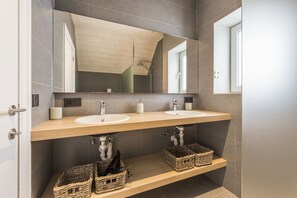 Villa, 3 slaapkamers (Koetje Boe) | Badkamer | Een douche
