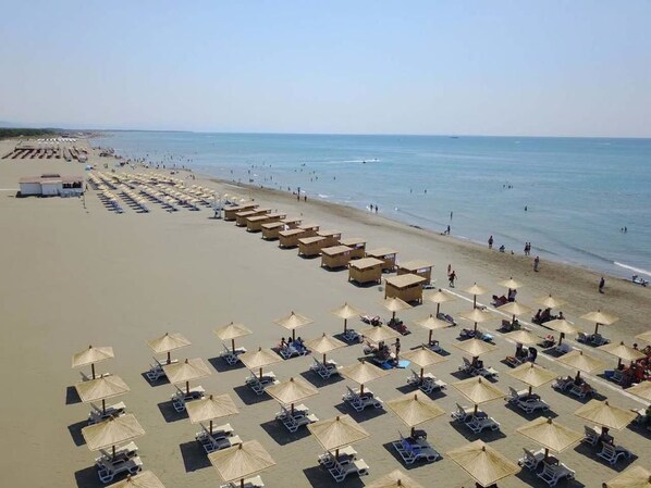 Perto da praia, serviço de traslado de/para a praia grátis