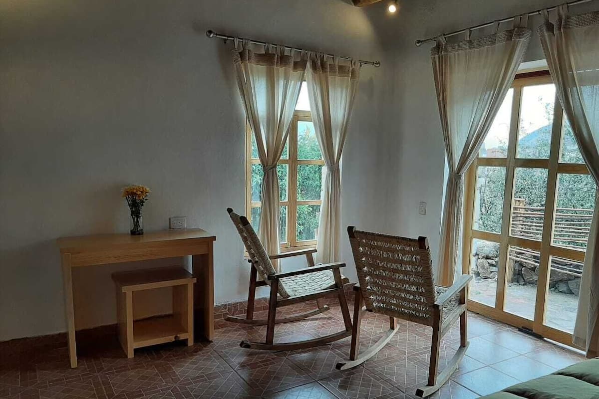 Romantic Room | Free WiFi, bed sheets