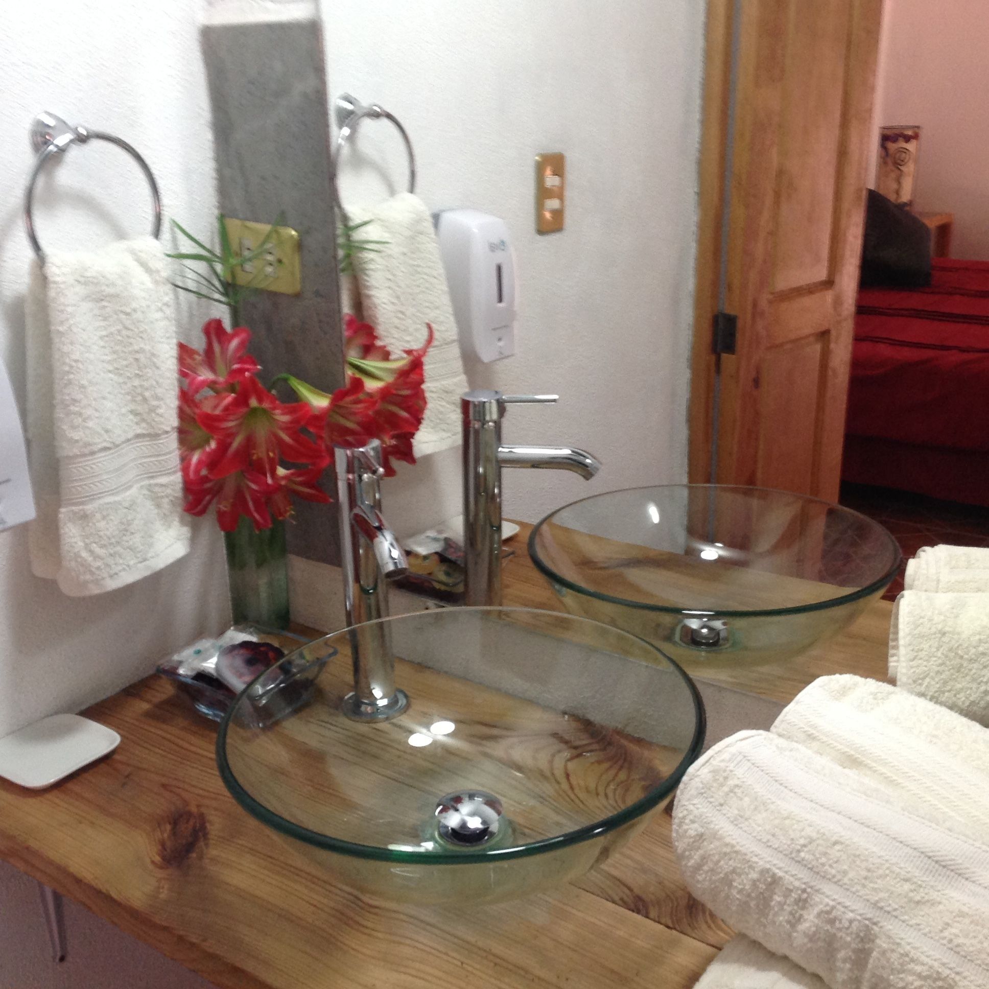 room, 1 king bed, non smoking | bathroom | shower, free toiletries, towels, soap