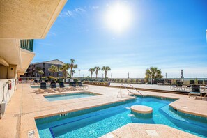 Inomhuspool och uppvärmd pool