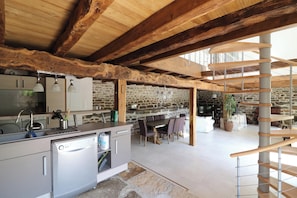 Fridge, microwave, oven, stovetop - Homerez - House in Thégra. (Thégra)