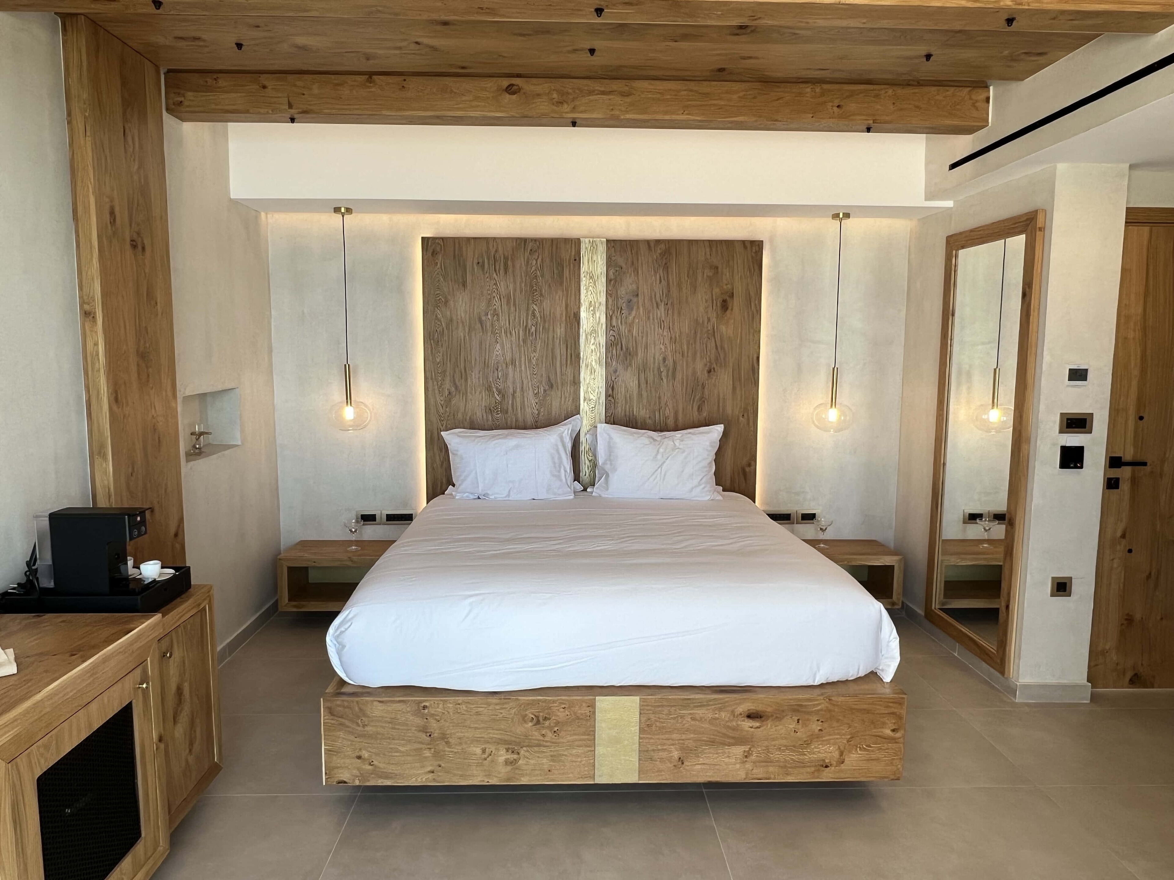 Premium Double Room Sea View | Minibar, caja fuerte, mobiliario individual y cortinas opacas