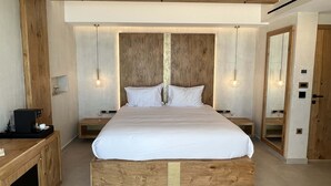 Premium Double Room Sea View | Minibar, brankas, tirai kedap cahaya, dan kedap suara