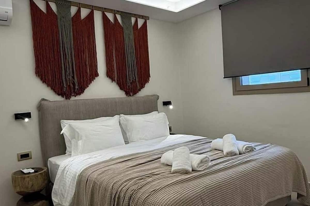 1 bedroom, minibar, in-room safe, individually furnished