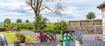 Bryn Eithin Cottage Far From the Madding Crowd