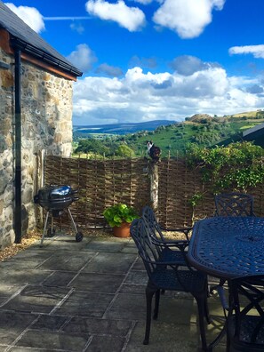 Cottage, Multiple Beds | Balcony - Bryn Eithin Cottage Far From the Madding Crowd (Corwen)