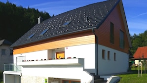 Front of property - Domovoj Apartments and Rooms (Medvode)