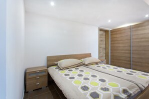 Classic Apartment, 2 Bedrooms, Kitchen, Ground Floor