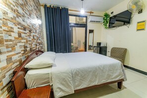 Standard Double Room | In-room safe, desk, laptop workspace, iron/ironing board