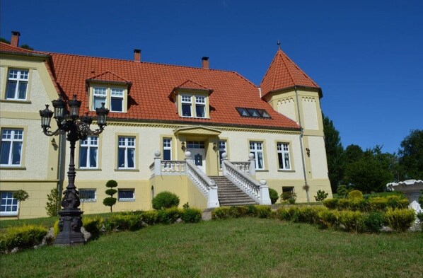 Exterior - Wohlenhagen Manor House - Apartment 1: Max. 2 persons (40 m2) (Hohenkirchen)