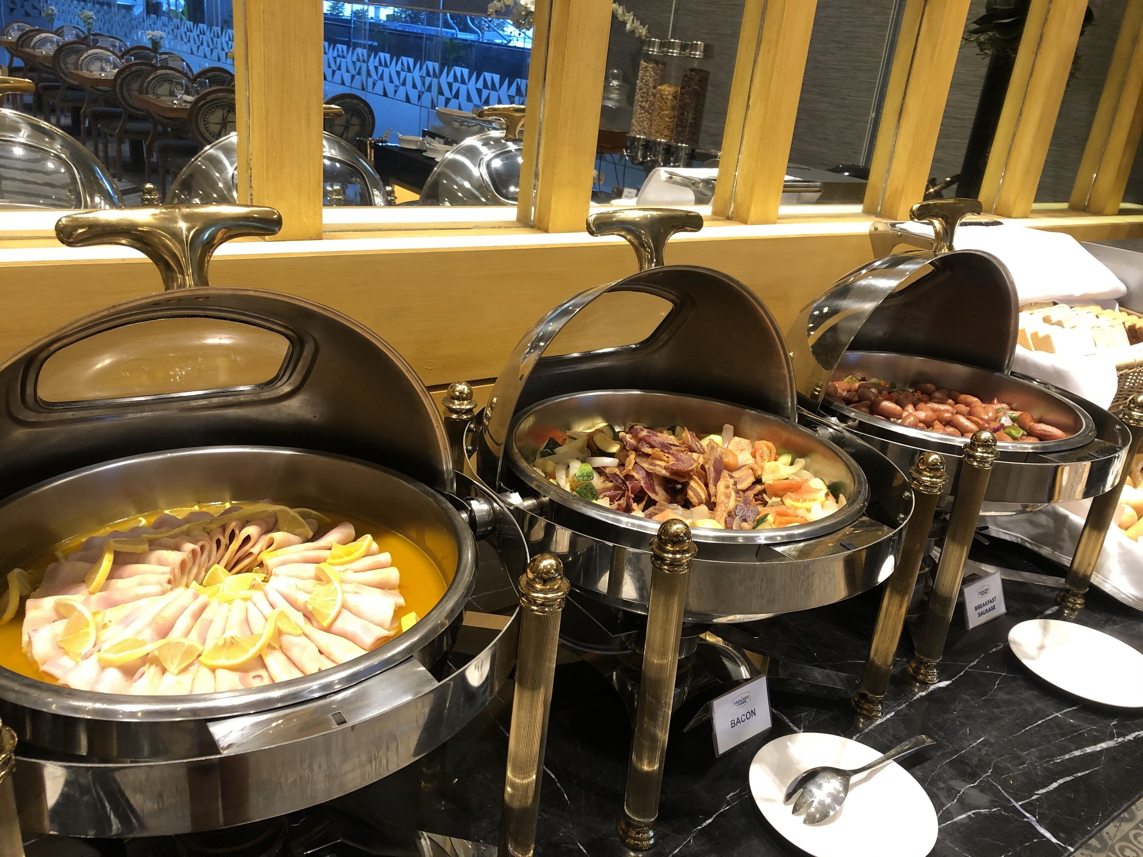 包含每日自助早餐