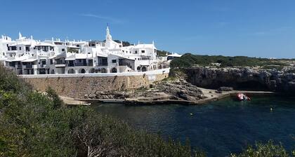 Villa Binibecassa, jossa oma uima-allas ja merinäkymät kattoterassilta