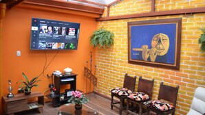 Interior entrance - La Casa del Cafe (Bogotá)