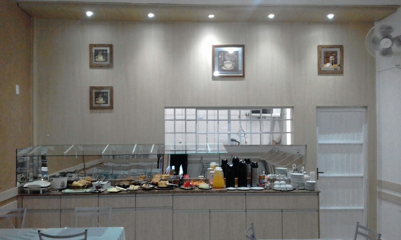 free daily full breakfast