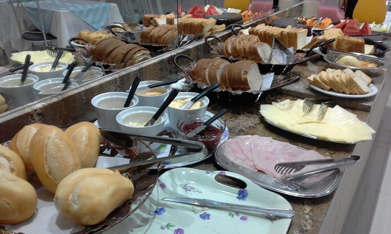 free daily full breakfast