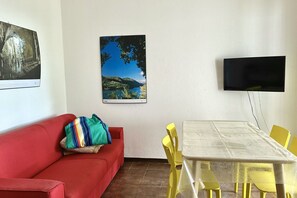 TV - N107 - Numana, large three-room apartment with garden and two bathrooms (Numana)