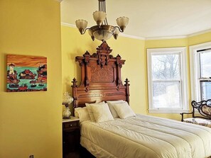 Deluxe Double Room, 1 Queen Bed (Jacuzzi Tub) | Blackout drapes, iron/ironing board, cribs/infant beds, rollaway beds - Carlisle House Inn (Annapolis Royal)
