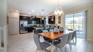 House, Multiple Beds | In-room dining