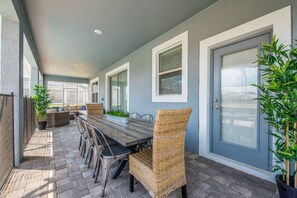 House, Multiple Beds | Outdoor dining