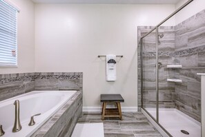 House, Berbilang Katil | Bilik Mandi