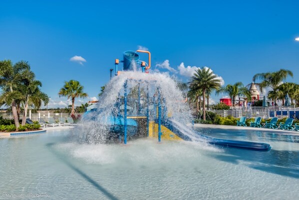 House, Multiple Beds | Children’s pool