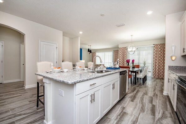 Talo, 6 makuuhuonetta | Yksityinen keittiö