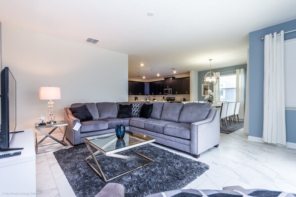 하우스, 침실 6개 | 거실 공간