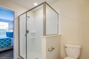 House, Multiple Beds | Bathroom