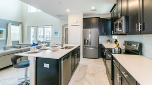 House, 5 Bedrooms | Private kitchen - Champions Gate Exec Villas- 1547fd (Davenport)